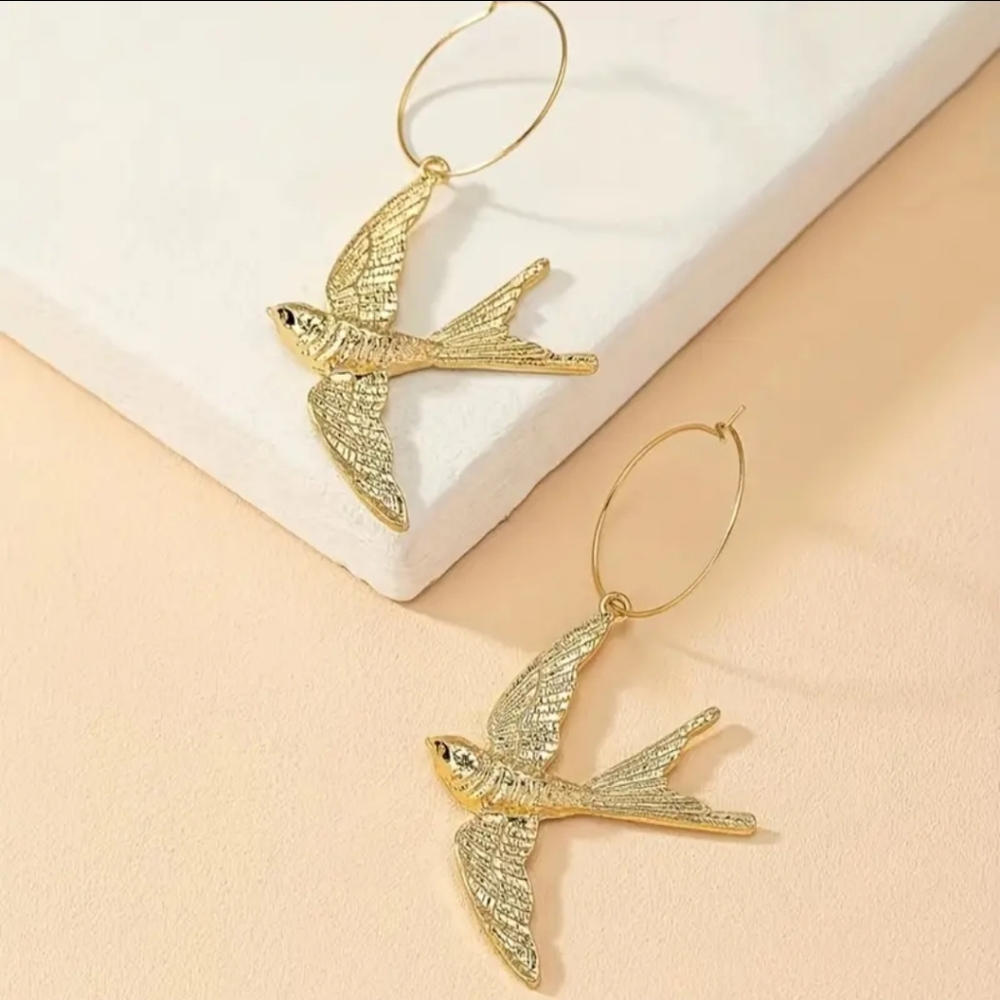 Stunning Golden Sparrow Hoop Earrings. NWT - Picture 2 of 7